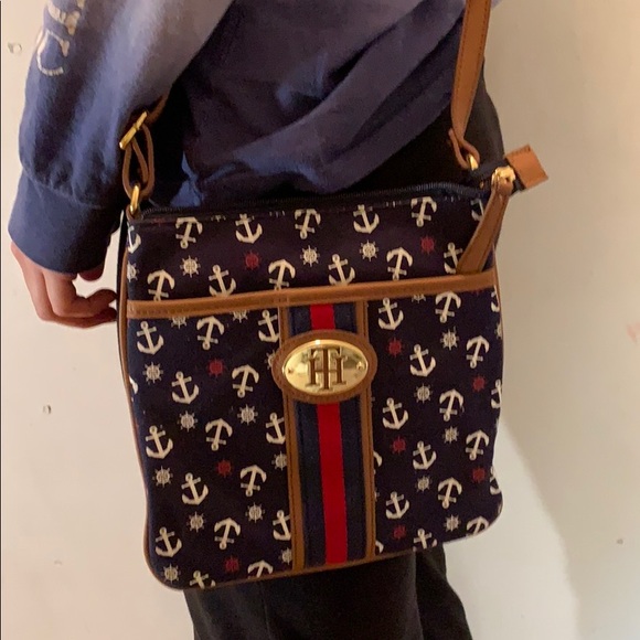 Tommy Hilfiger Handbags - Tommy Hilfiger bag